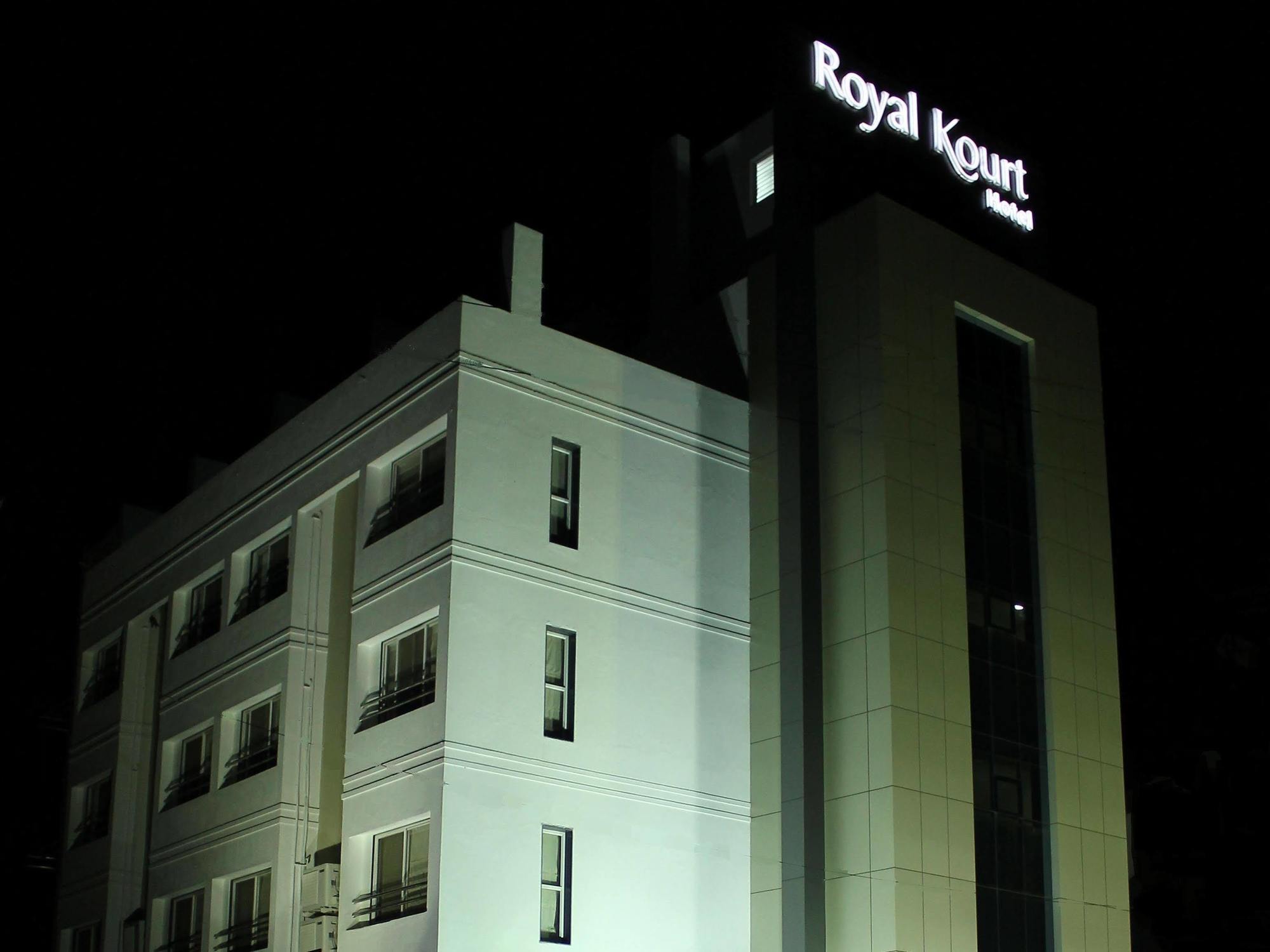 Hotel Treebo Trend Royal Kourt Aurangabad Esterno foto