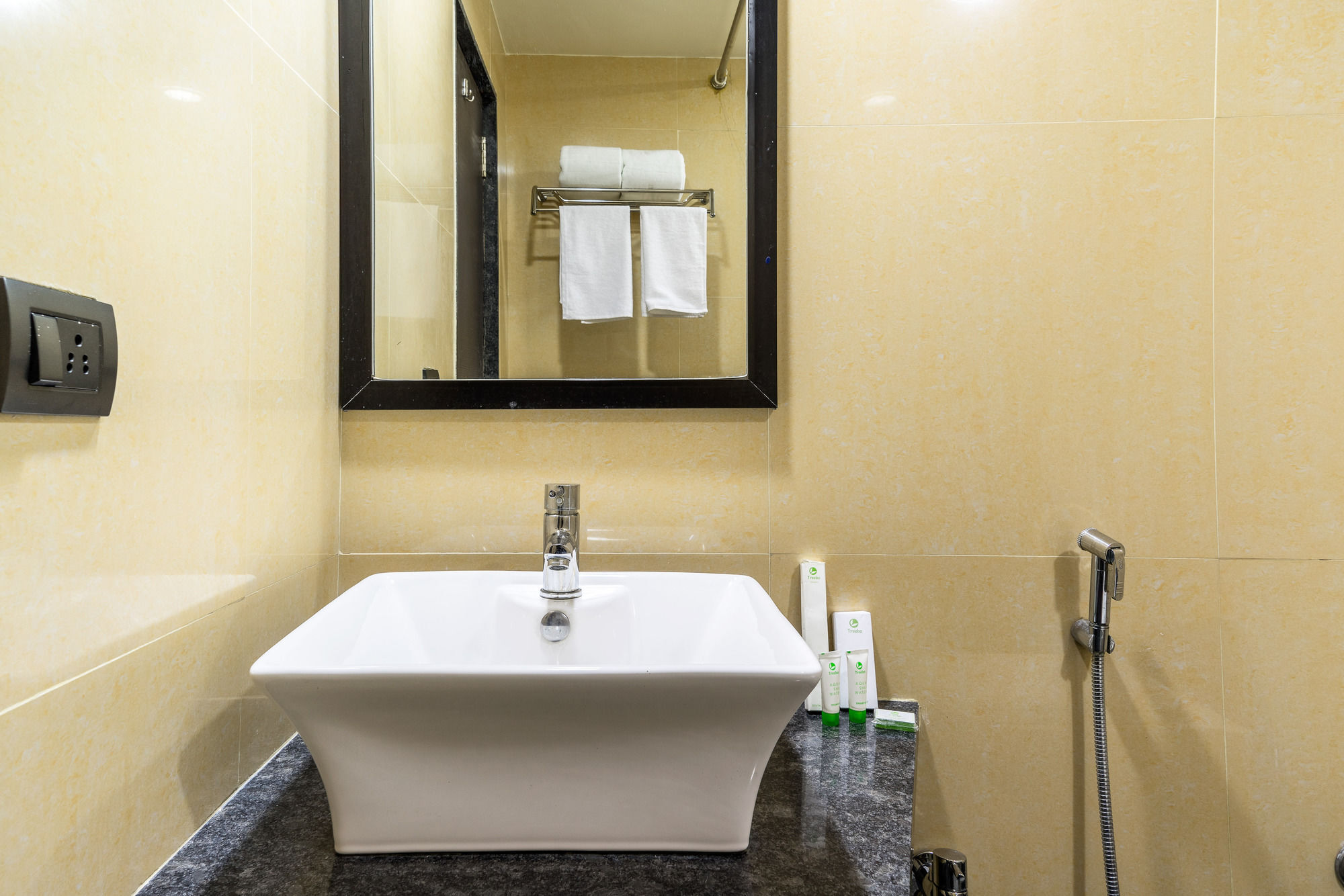 Hotel Treebo Trend Royal Kourt Aurangabad Esterno foto